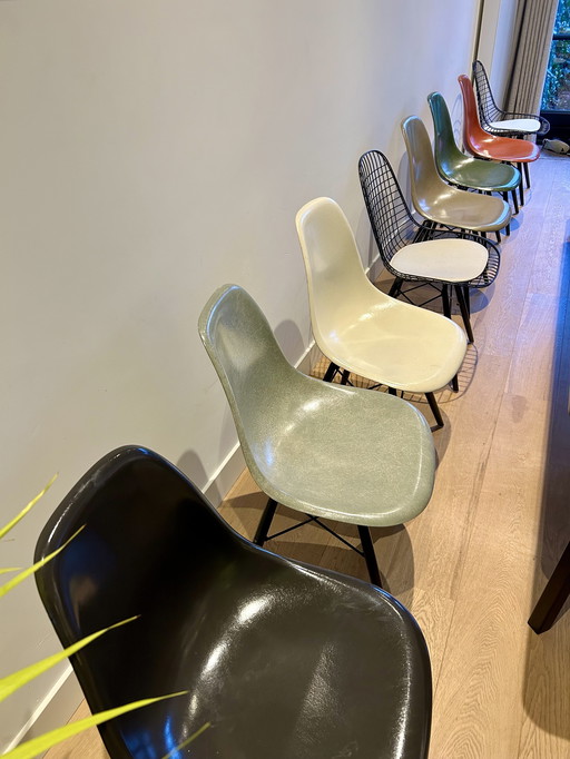 8x Vintage Vitra Eames DSW Chairs