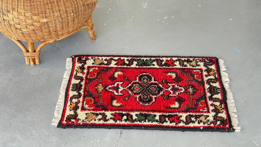 Tappeto vintage – 43 cm x 68 cm