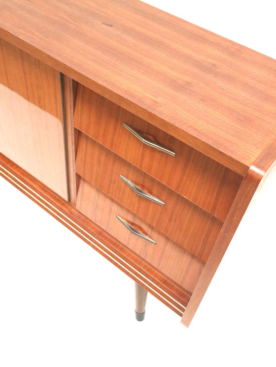 Image 1 of Buffet vintage à tiroirs et portes fabriqué dans les années 1950