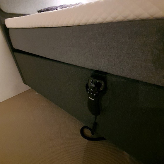 Image 1 of TEMPUR Sealy bed - 180x200 adjustable