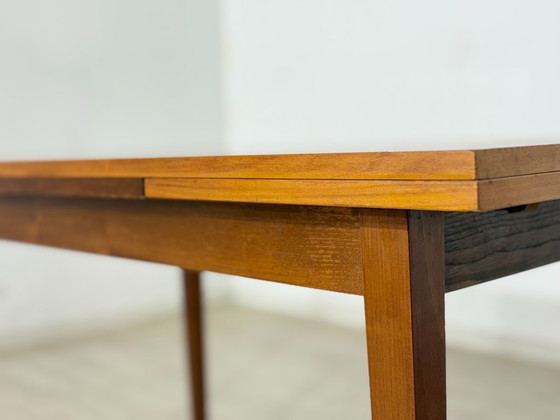 Image 1 of Table de cuisine en bois style années 50, table à manger extensible