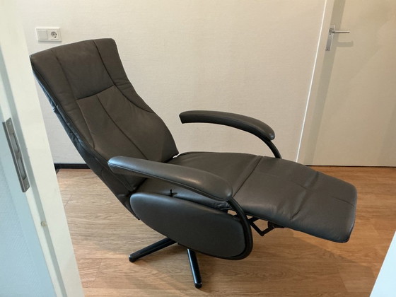 2 De Toekomst relax fauteuils 1x medium en 1x XL – Verstelbare relaxstoel, Leather, Metal (photo 3 of 12)