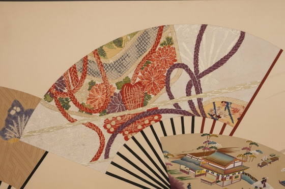 Image 1 of Antiek Japans kamerscherm met kleurrijke waaiers