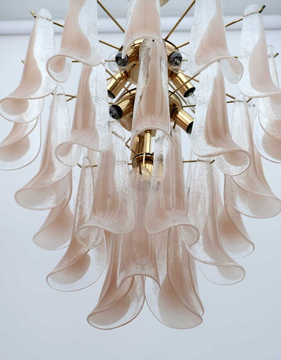 Image 1 of Lustre Mazzega en verre de Murano italien à pétales, style moderne du milieu du siècle, années 1970