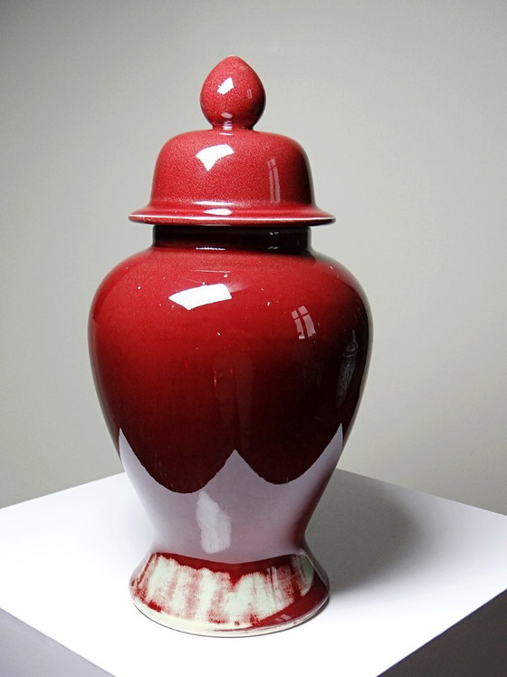 Image 1 of Covered vase, Chinese ginger jar, oxblood and celadon ceramic