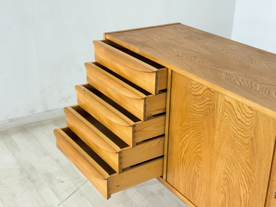 Image 1 of Aparador Hellerau serie 602 – diseño clásico de mediados de siglo – fresno
