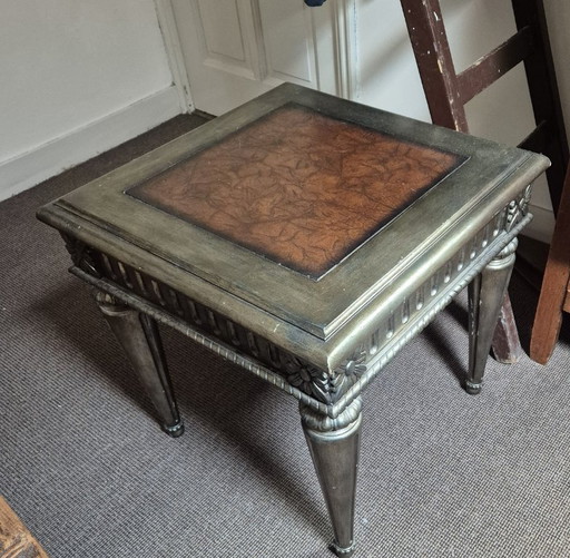 Authentic hardwood table 60 x 60 x 60