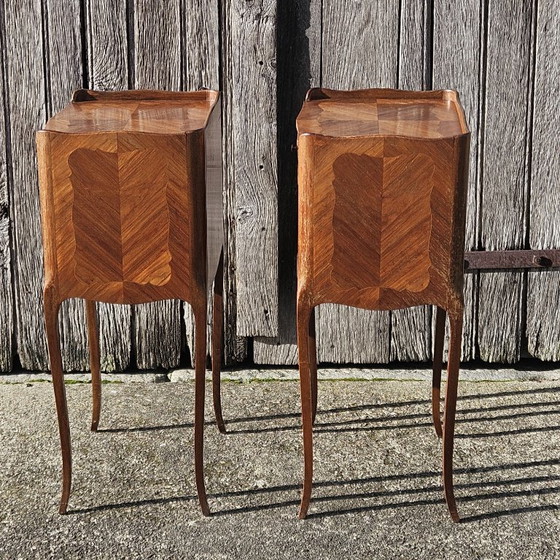 Image 1 of Coppia di comodini intarsiati francesi - 2 comodini in noce - Stile Luigi XV - anni '40