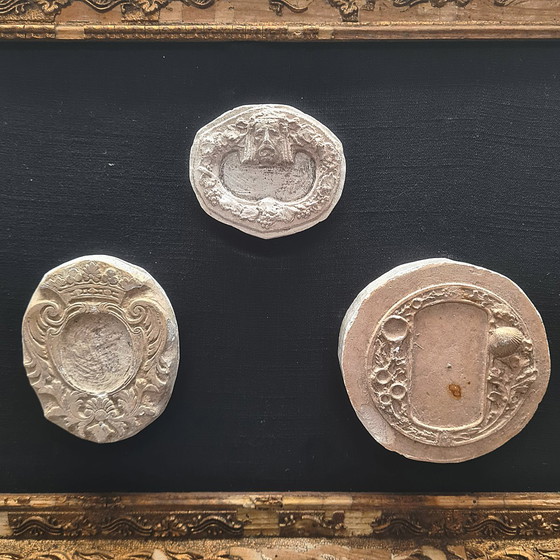 Image 1 of Tirages en plâtre anciens dans un cadre ancien, vers 1900