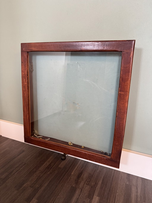 Vintage vitrinekastje voor artefacten