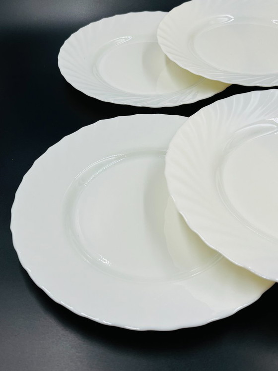Image 1 of Service Table Vintage Arcopal Ivoire Trianon 18 Pièces