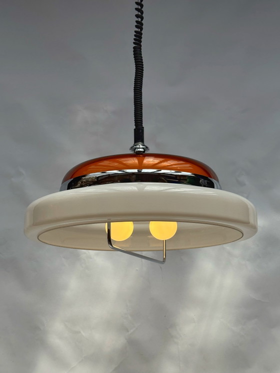Image 1 of Vintage, imposante hanglamp in oranje en wit, geïnspireerd op het ruimtetijdperk | Verstelbaar Belgisch design, jaren 70
