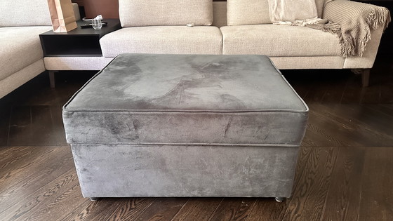 Image 1 of Poef Grijze Velvet Slaaphocker