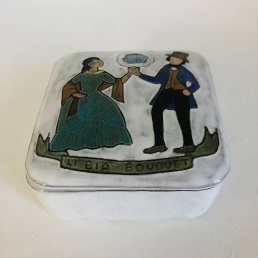 Maceta con tapa en cerámica de Namur de Yvette Manoy