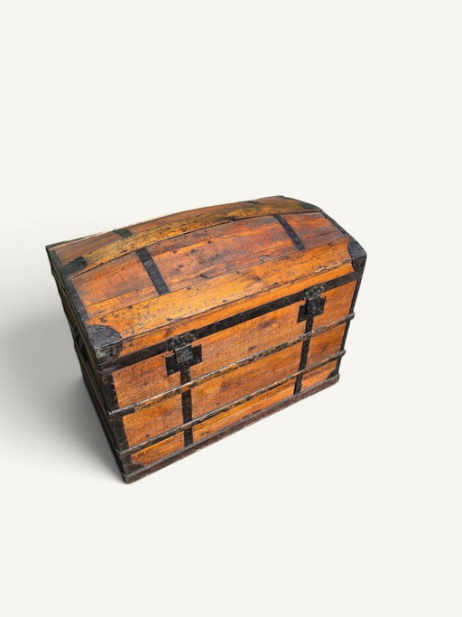 Baule da viaggio antico a cupola in legno e ferro battuto - XIX secolo – kasten, Iron, Wood (photo 2 of 5)
