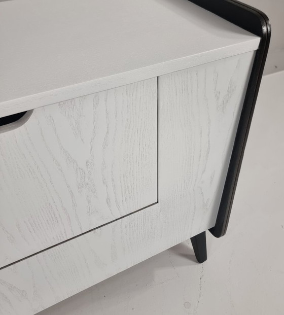 Image 1 of Vintage commode van essenhout, jaren 70