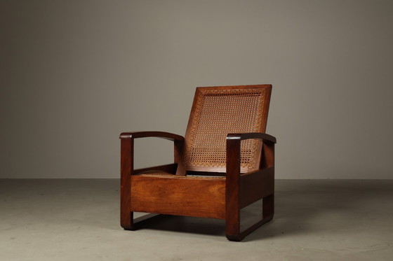 Image 1 of Sillón de salón de teca de estilo arquitectónico de mediados de siglo con asiento de mimbre, década de 1950.