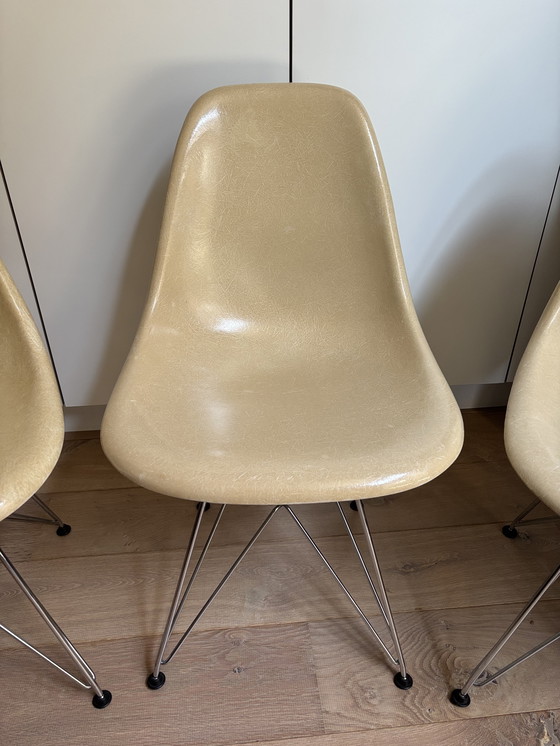 Image 1 of 4x vintage '70s Eames Miller Vitra DSR fiberglass chairs - parchment
