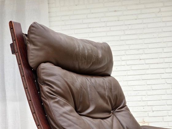 Image 1 of 1970, Noors ontwerp van Ingmar Relling voor Westnofa, model "Siesta" met armleuningen.