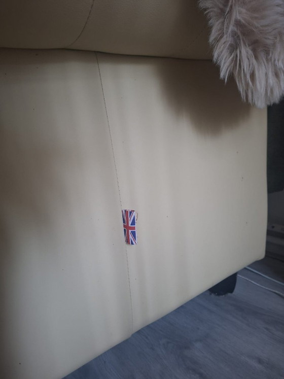 Chesterfield-Stil – Sofas, Leder, Metall (photo 2 of 7)