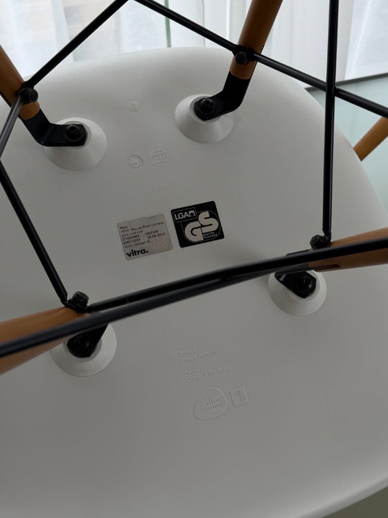 Vitra Eames DAW Armchair – Metal, Plastic (photo 4 of 5)