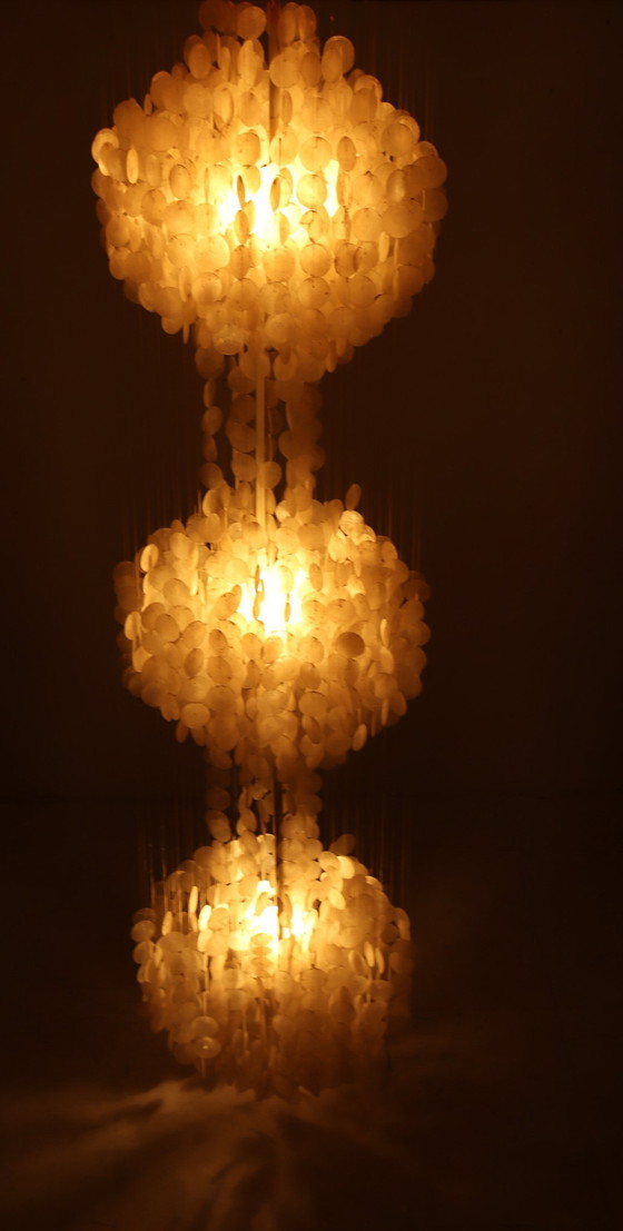 Image 1 of Shell lamp/pearl ceiling lamp of the 80s in the style of Verner Panton