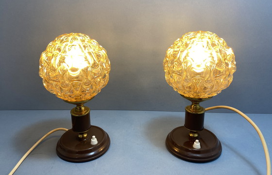 Image 1 of Set di 2 lampade da comodino vintage – Vetro ambrato e ottone