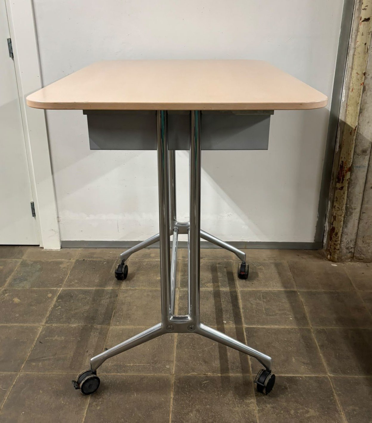 8X Vitra Desk Ad Hoc Antonio Citterio On Castors Soft Light | Whoppah