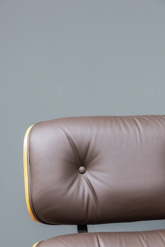 Image 1 of Sillón Eames + otomana