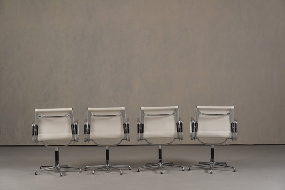 Image 1 of Silla Vitra EA 108 de Charles y Ray Eames, Alemania, década de 1990.