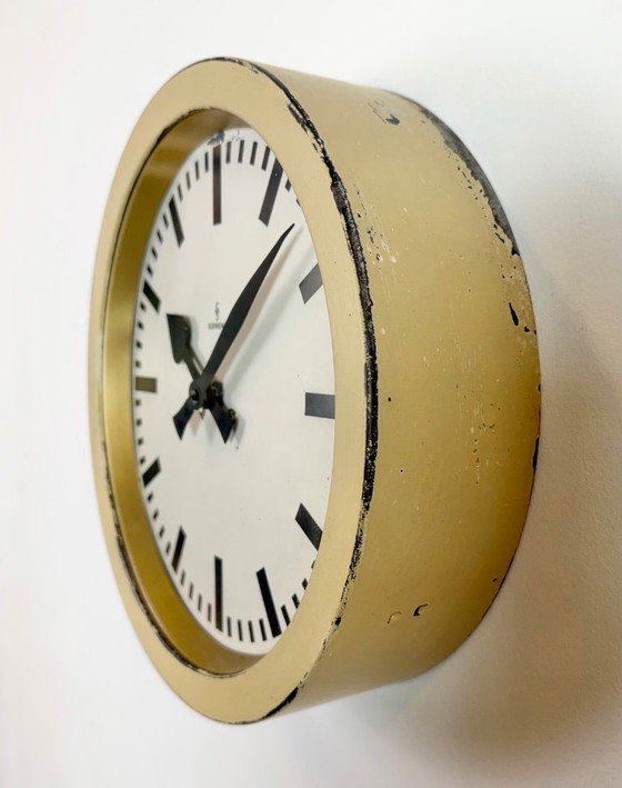 Image 1 of Beige Industriewanduhr von Siemens, 1950er Jahre