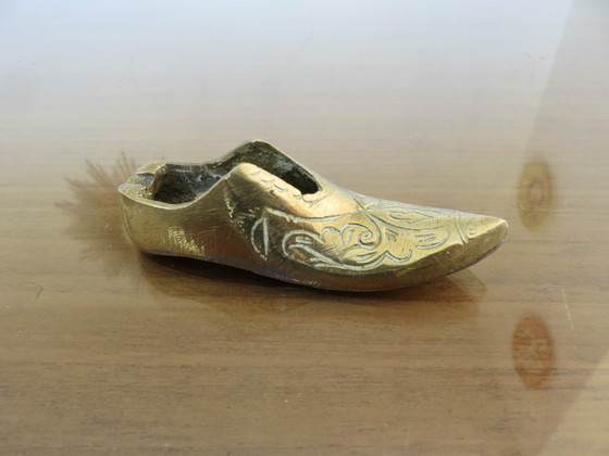 Image 1 of Serie von 3 Aschenbechern aus Messing in Babouche-Form