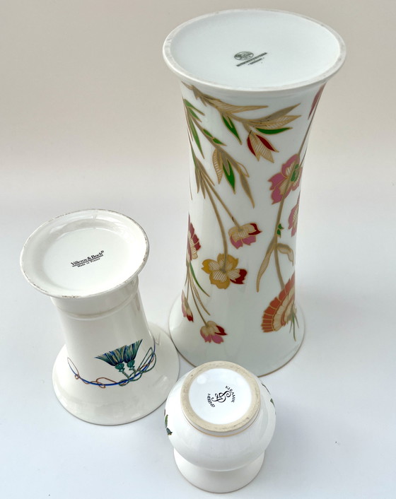 Image 1 of Villeroy & Boch / Herend (Hungary) / Hutschenreuther - 3 porcelain vases with gold rim and floral decoration