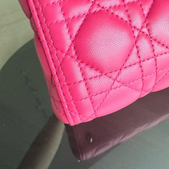 Image 1 of DIOR LADY MEDIUM - CANNAGE LAMSLEER FELROZE GOUDEN BESLAG