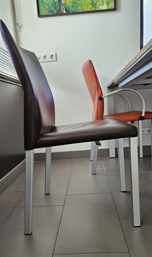Due sedie da pranzo Myto in pelle marrone di Leolux
