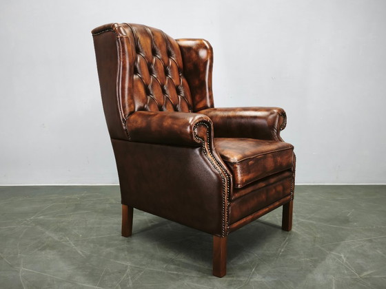 Poltrona Chesterfield contemporanea in pelle con schienale alto, realizzata a mano, anni 2010. – Poltrone (photo 16 of 17)