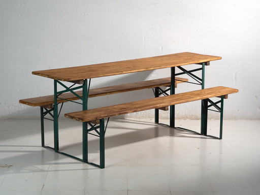 Antikes Biergarten-Set Tisch und zwei Bänke – Deutschland, ca. 1960