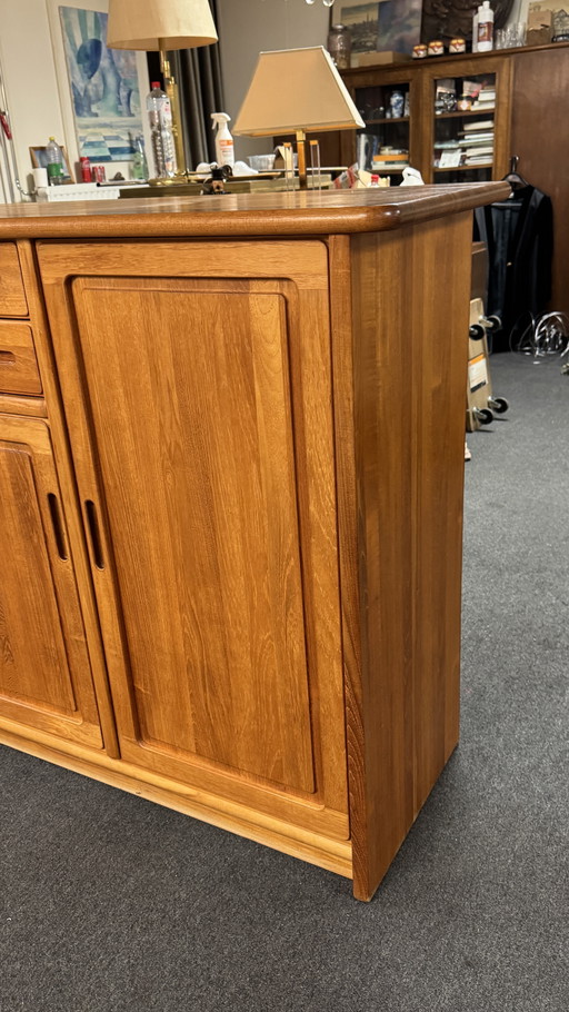 Teakhouten dressoir, Dyrlund Stijl