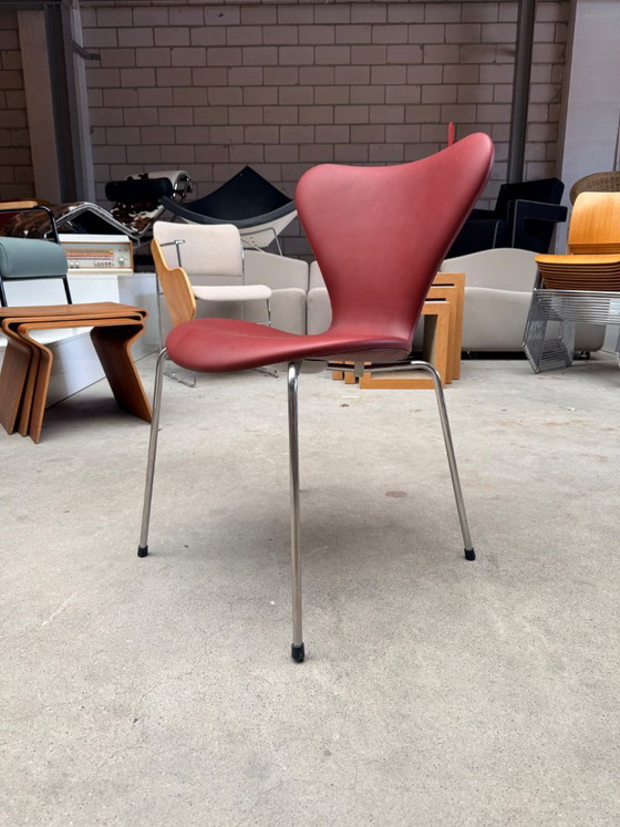Image 1 of Sillón mariposa de Fritz Hansen en piel color vino tinto (stock: 6)