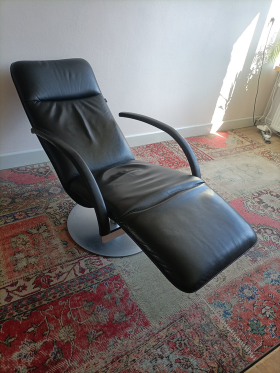 Image 1 of collection de chaises pivotantes en cuir