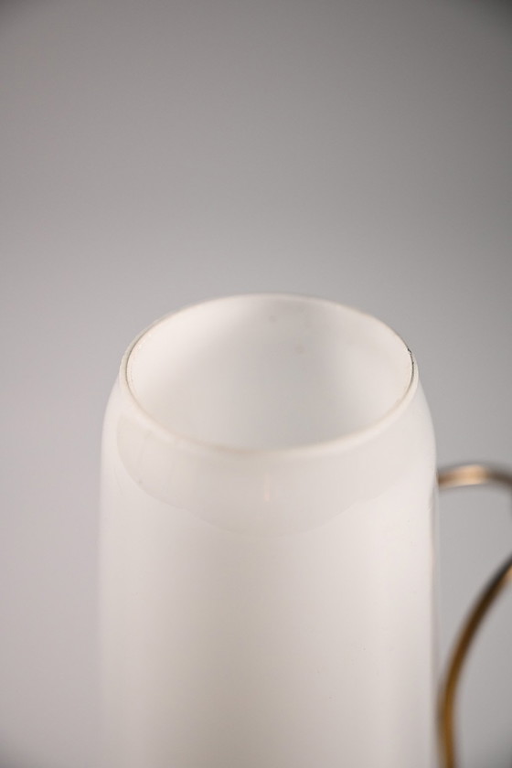 Image 1 of Bougeoir en verre opalin, laiton et cuir
