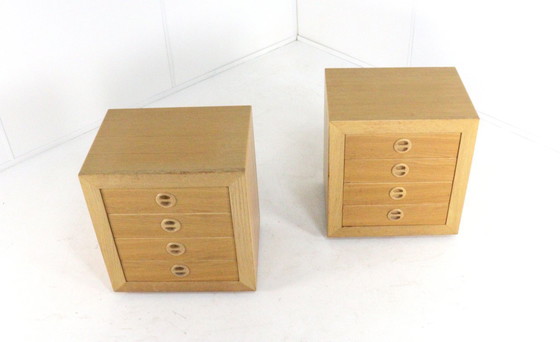 Image 1 of Ensemble de 2 tables de chevet en chêne vintage