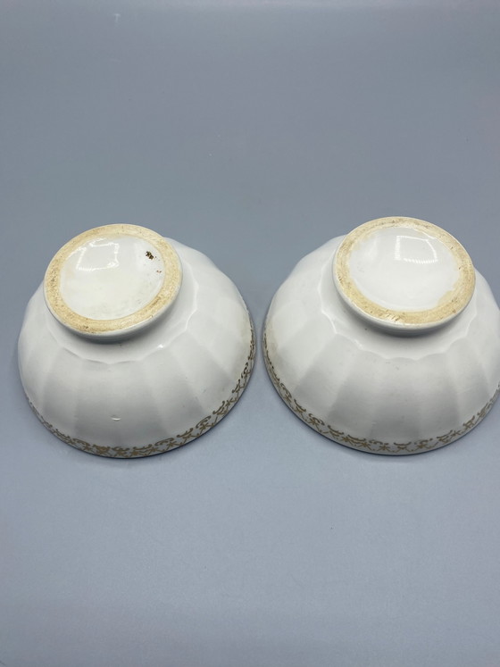 Deux coupes à cidre en porcelaine blanche – Frise dorée à motifs feuillagés – Belle Époque, vers 1500 (photo 4 of 4)