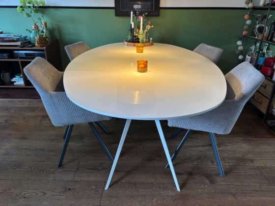 Design Dining table Nouvel, white oval top 240 x 130 and base – Goossens, Mdf, Metal (photo 2 of 5)