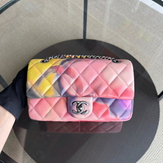 Image 1 of Borsa Chanel Classic Flap Small - Edizione limitata in pelle di agnello trapuntata Flower Power con finiture nere, serie 21