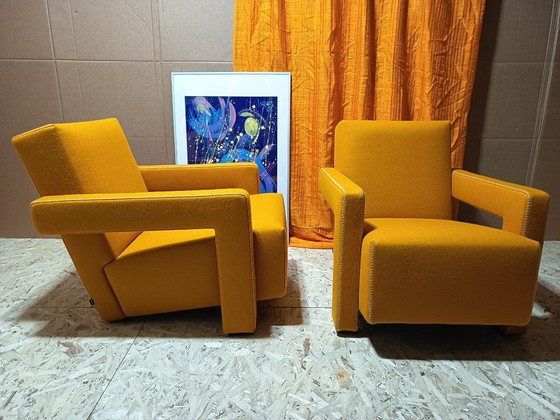 Image 1 of CASSINA Paire de fauteuils Utrecht 637 NEUF 2026 en laine KVARD Moutarde par Gerrit Rietveld