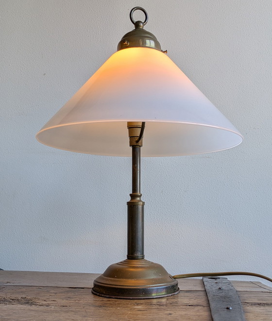 Image 1 of Lampada da tavolo Art Déco in ottone opalino