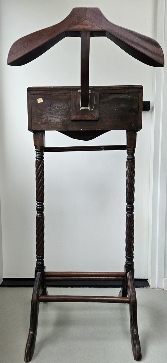 Image 1 of Klassieke Engelse Dressboy Valet stand Victoriaanse stijl
