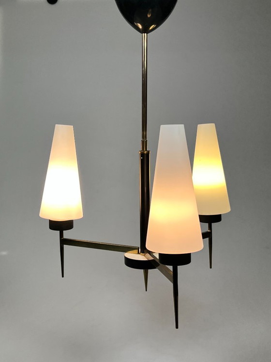 Image 1 of Lampadario/lampada a sospensione vintage, ottone con vetro lattimo, Belgio anni '70