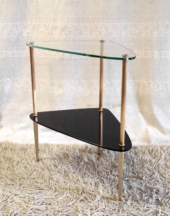 Image 1 of Table d'appoint tripode en laiton doré et verre - années 50/60